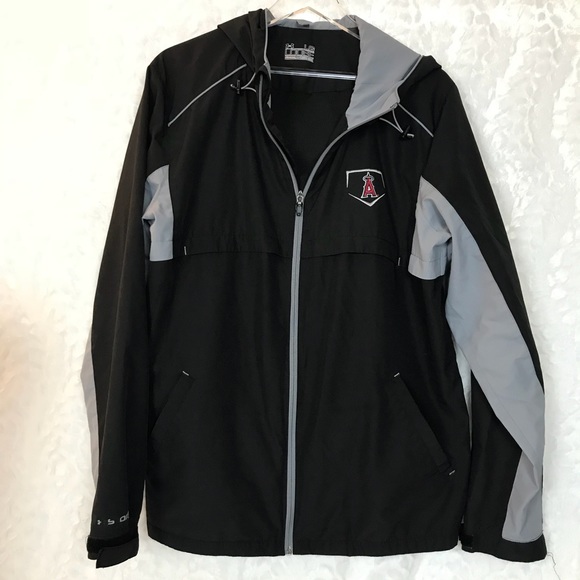 Under Armour Other - Host Pick -- Under Armour Storm Rain gear Angels